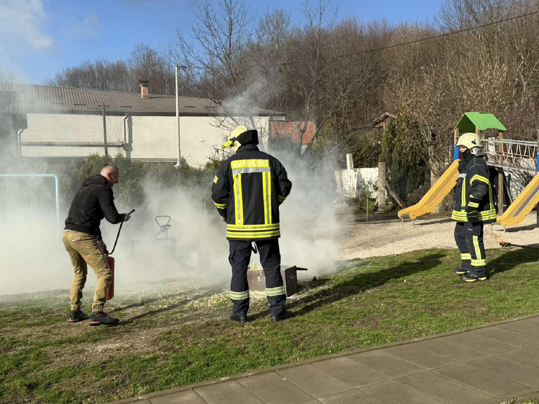 Uposlenici prisustvovali obuci o prevenciji i zaštiti od požara